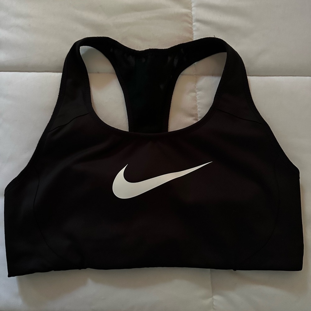 Nike Razor Back Sports Bra size XS/S. Black with white swoosh!😍